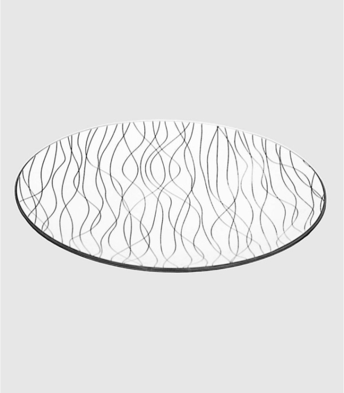 Plate with black lines and black rim