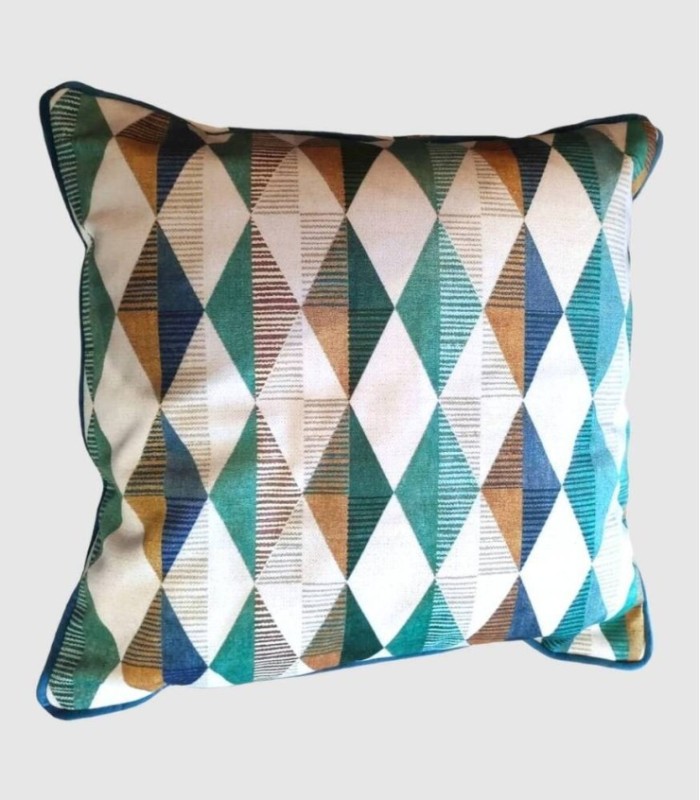 Cushion with double-sided velvet touch decoration.