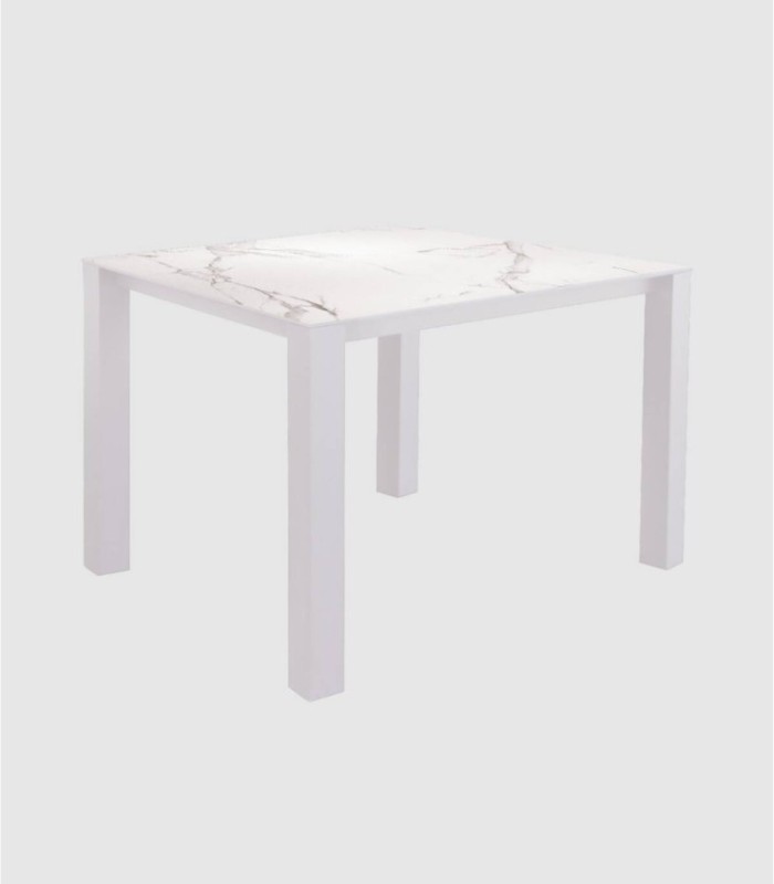 Tien witte vierkante eettafel