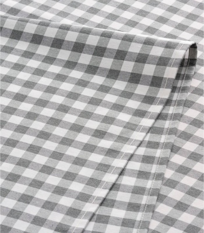 Vlekbestendig tafelkleed met ruitjespatroon, 140 x 240 cm