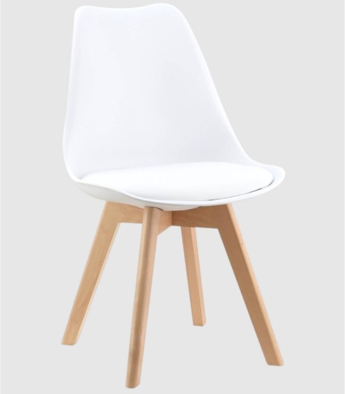 Pack of 4 white Nordic chairs