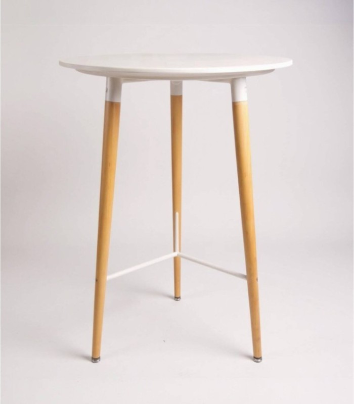 Round bar table in Barcelona