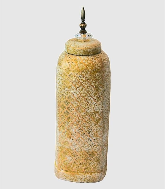 Grote oude gouden pot