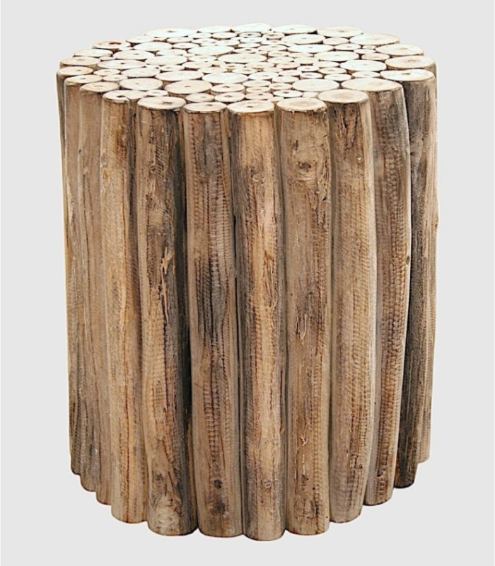 Taburete de ramas de madera.