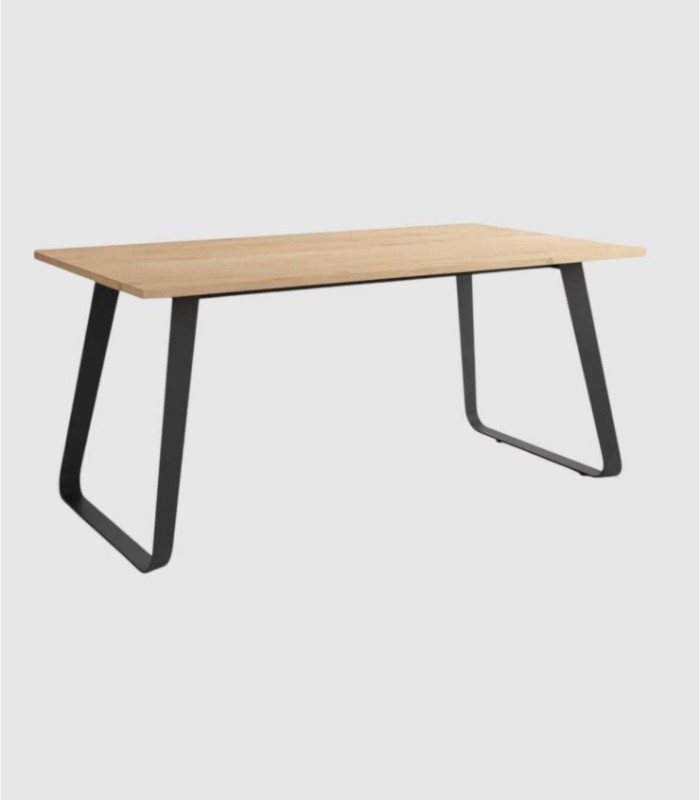 Middelgrote zwarte eikenhouten tafel