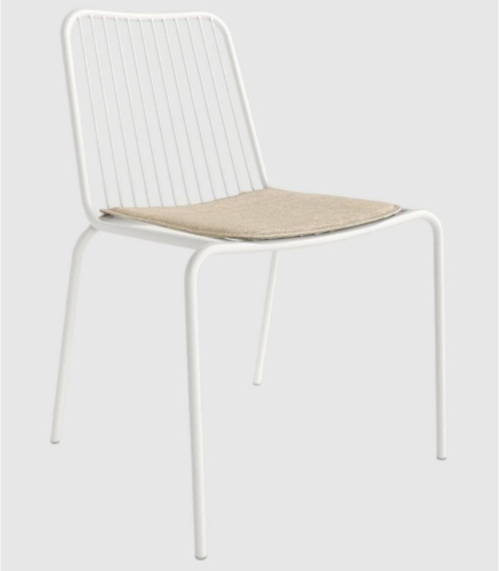 Pack of 4 white Aloha chairs