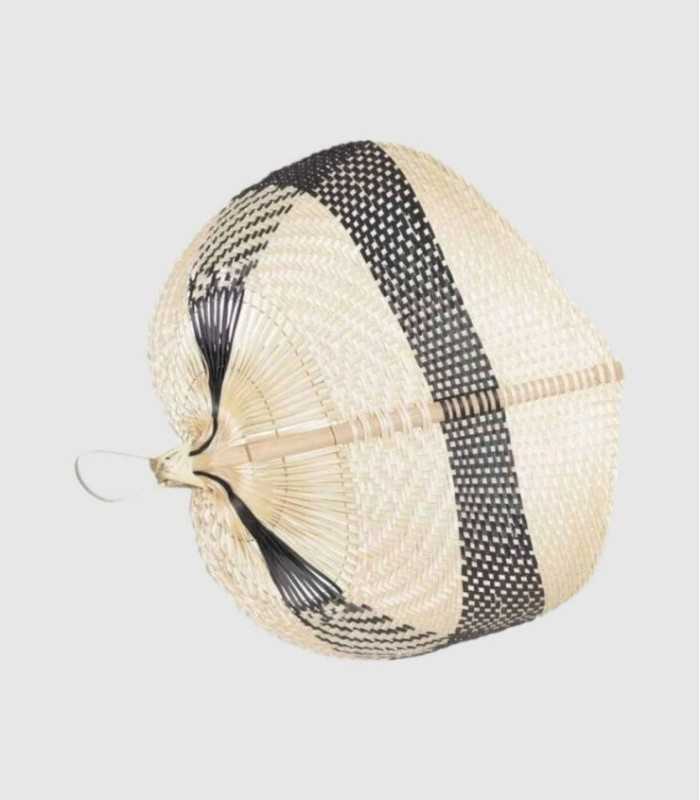 Bamboe handwaaiers, verticale decoratie
