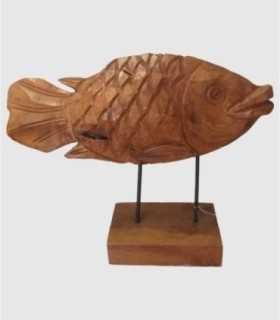 Figura de pez de madera
